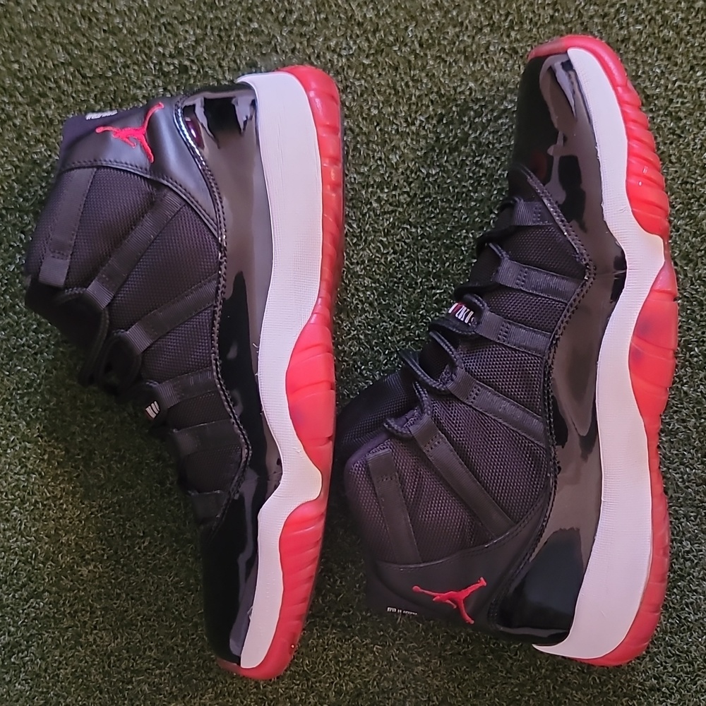 Jordan 11 Retro Playoffs 2012 Breds Size 12